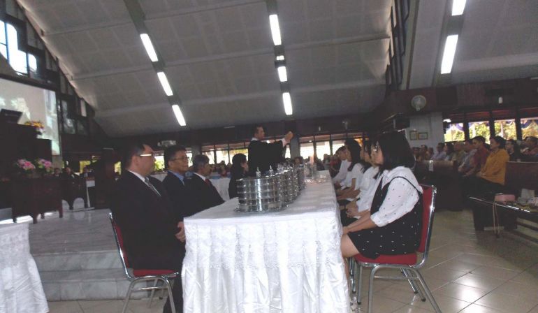 Setia sebagai Satu Tubuh dalam Kristus (1 Korintus 12: 12-31)